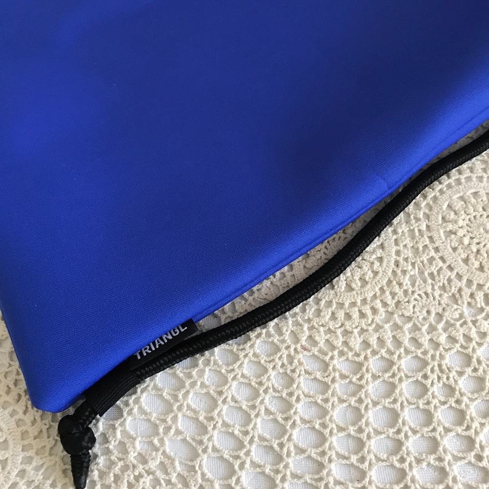 Triangl Neoprene bikini bottom & matching bag Size M - Picture 7 of 8